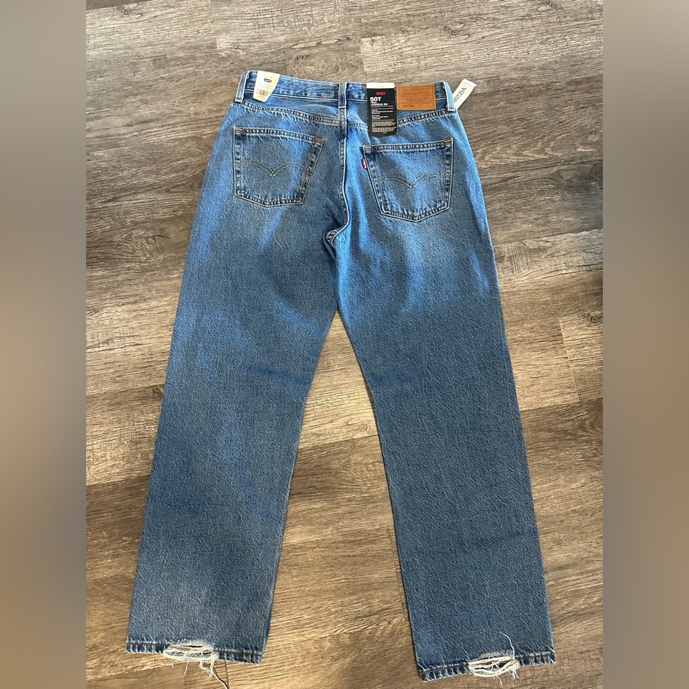 NWT Levi’s 501 90s lightweight medium wash jeans